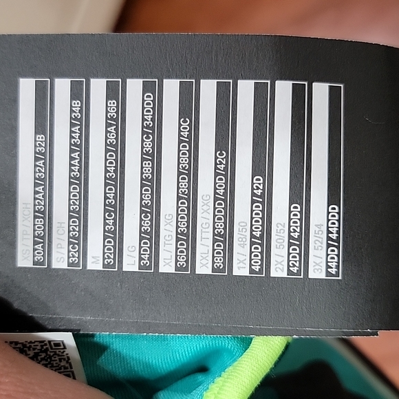 NWT plus size Under Armour sports bra - Picture 8 of 8